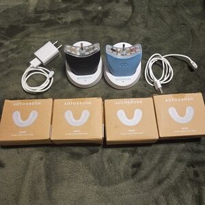 Autobrush, Adult Black and Blue Electric Toothbrush Set